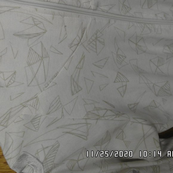 Bench Sweater - Picture 4 of 4